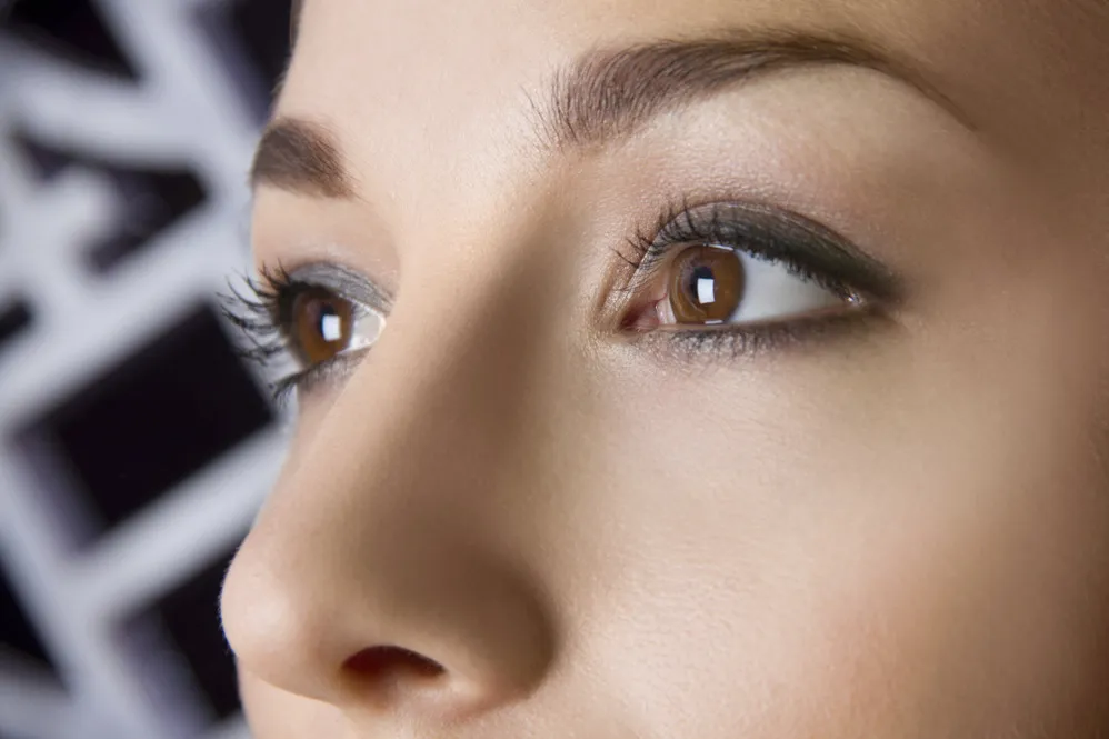 close-up-studio-portrait-of-young-woman-s-eyes-2026-01-09-08-48-04-utc (1)